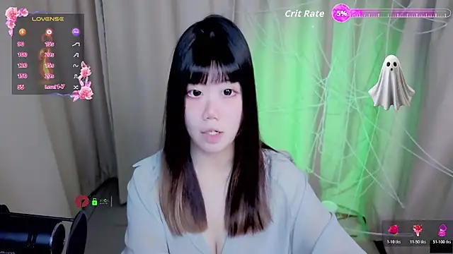 Snapshot of CryKuro_ chatting on 2, 11, 2025 CryKuro  online show from 2, 11, 2025