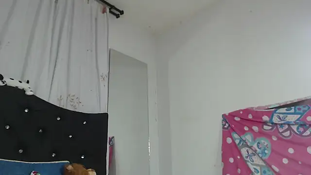 Snapshot of nikol_winick chatting on 5, 2, 2025 nikol winick online show from 5, 2, 2025