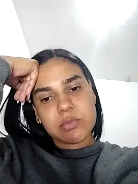 AntonellaShot online show from 5, 10, 2025