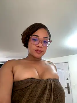 ashley Tompson1 online show from 4, 10, 2025