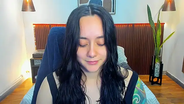 KatherineBond online show from 4, 12, 2025