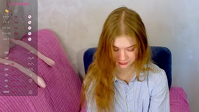 Snapshot of TrissMerigold9 chatting on 17, 9, 2025 TrissMerigold9 online show from 17, 9, 2025