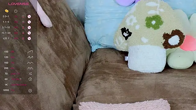 Snapshot of TrissMerigold9 chatting on 8, 10, 2025 TrissMerigold9 online show from 8, 10, 2025