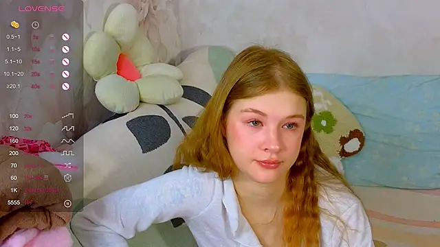 Snapshot of TrissMerigold9 chatting on 31, 10, 2025 TrissMerigold9 online show from 31, 10, 2025