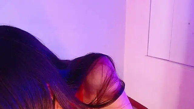 AnnaliOlsenX online show from 17, 12, 2024