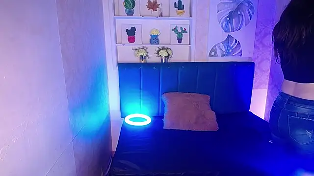 AnnaliOlsenX online show from 19, 2, 2025