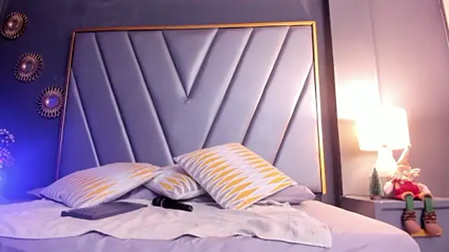 BrendaAdams  online show from 17, 12, 2025