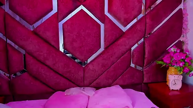 Snapshot of milly_print chatting on 2, 12, 2025 milly print online show from 2, 12, 2025