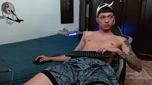 aaron blug online show from 18, 12, 2025