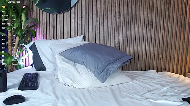 Snapshot of DilanJonnes_ chatting on 12, 12, 2024 DilanJonnes  online show from 12, 12, 2024