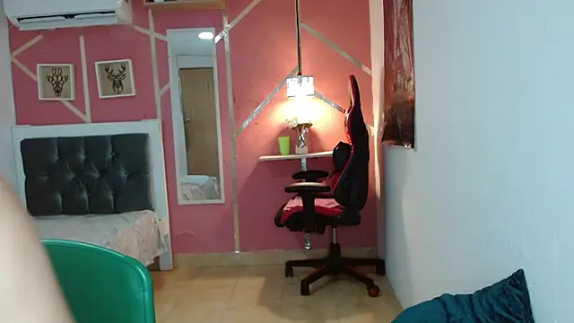 Snapshot of emy_0 chatting on 28, 1, 2025 emy 0 online show from 28, 1, 2025