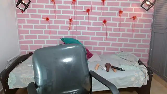 Snapshot of emy_0 chatting on 20, 2, 2025 emy 0 online show from 20, 2, 2025