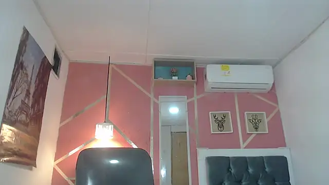 Snapshot of emy_0 chatting on 21, 2, 2025 emy 0 online show from 21, 2, 2025