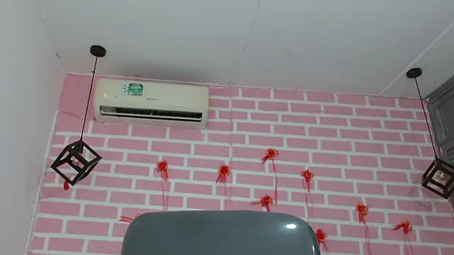 Snapshot of emy_0 chatting on 21, 2, 2025 emy 0 online show from 21, 2, 2025