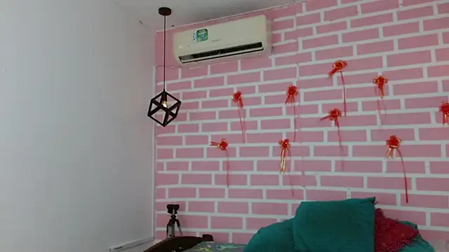 Snapshot of emy_0 chatting on 27, 2, 2025 emy 0 online show from 27, 2, 2025