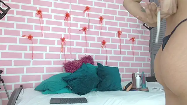 Snapshot of emy_0 chatting on 7, 3, 2025 emy 0 online show from 7, 3, 2025