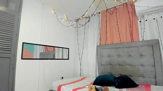 Snapshot of emy_0 chatting on 21, 3, 2025 emy 0 online show from 21, 3, 2025