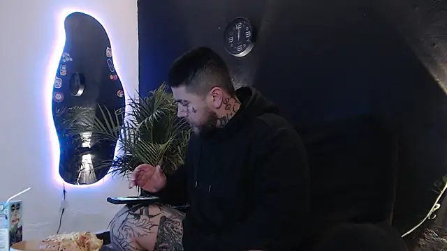 Ash gusbig online show from 19, 3, 2025