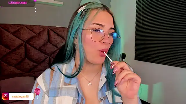 Snapshot of cattaleya___ chatting on 10, 1, 2025 cattaleya online show from 10, 1, 2025