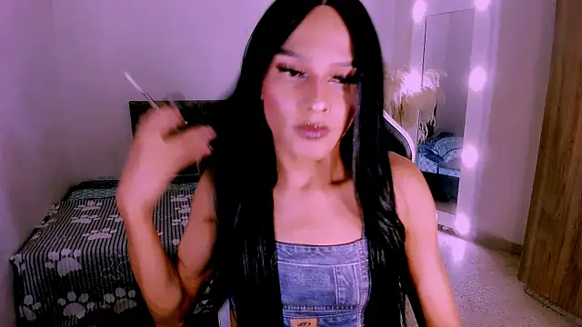 carolinemiller7 online show from 10, 7, 2026