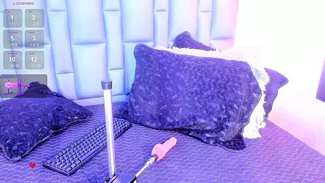 Abbyadams online show from 5, 3, 2026