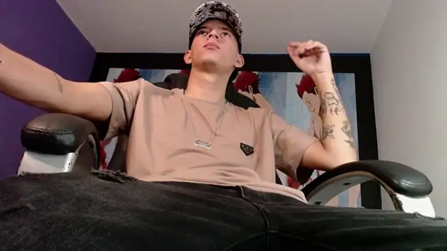 Snapshot of FrannBoy chatting on 6, 1, 2025 FrannBoy online show from 6, 1, 2025