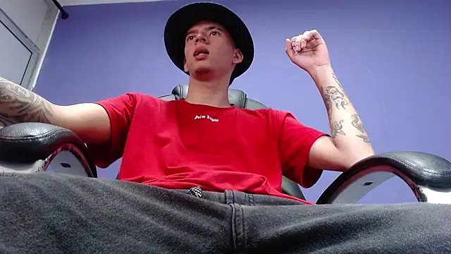 Snapshot of FrannBoy chatting on 5, 3, 2025 FrannBoy online show from 5, 3, 2025