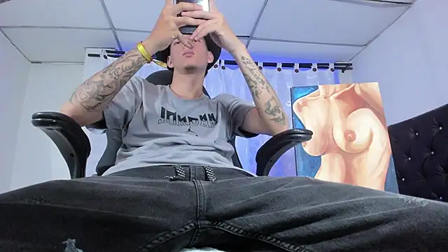 Snapshot of FrannBoy chatting on 11, 3, 2025 FrannBoy online show from 11, 3, 2025