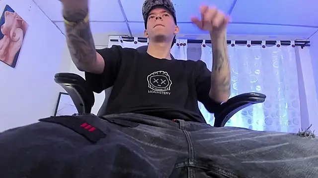 Snapshot of FrannBoy chatting on 15, 3, 2025 FrannBoy online show from 15, 3, 2025