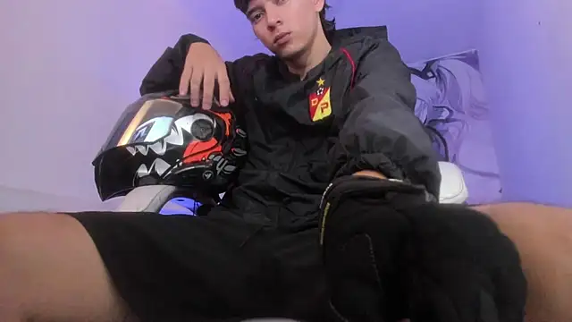 Snapshot of FrannBoy chatting on 3, 2, 2026 FrannBoy online show from 3, 2, 2026