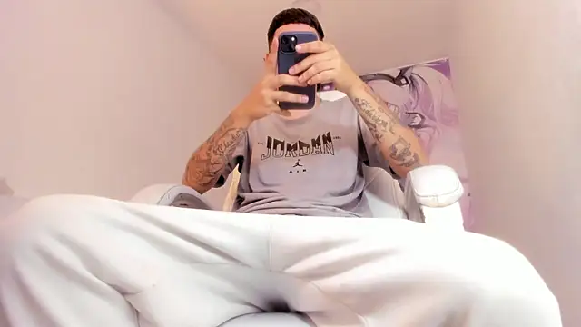 Snapshot of FrannBoy chatting on 25, 2, 2026 FrannBoy online show from 25, 2, 2026