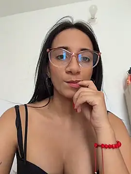 UrNewFantasy online show from 2, 7, 2026