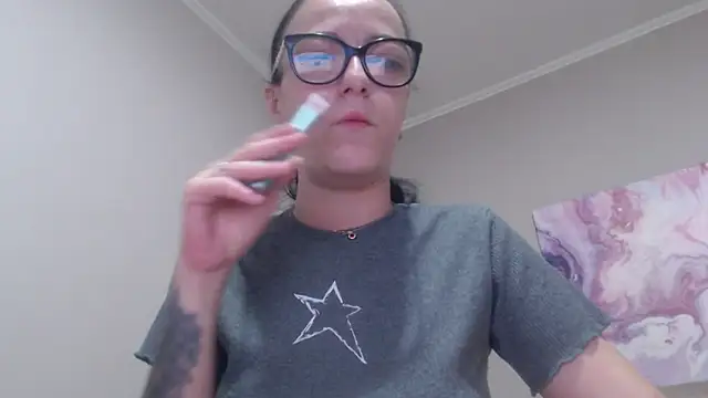 Snapshot of IzabelllNoir chatting on 25, 6, 2026 IzabelllNoir online show from 25, 6, 2026