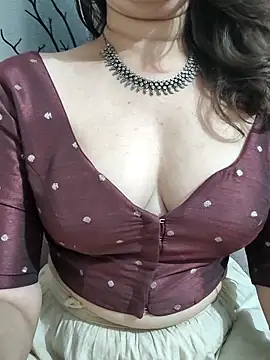 Snapshot of Brown_Maxi chatting on 28, 2, 2025 Brown Maxi online show from 28, 2, 2025