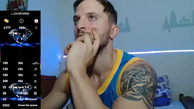 cuple hoot  online show from 4, 10, 2025