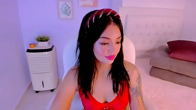 Snapshot of Sara_LipsX chatting on 8, 2, 2025 Sara LipsX online show from 8, 2, 2025