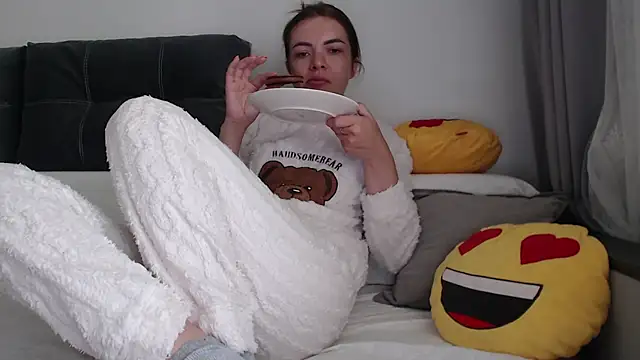  JustmeHere  online show from 28, 7, 2026