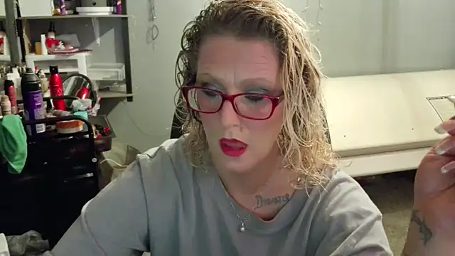 Snapshot of Lisalovely6981 chatting on 10, 2, 2025 Lisalovely6981 online show from 10, 2, 2025