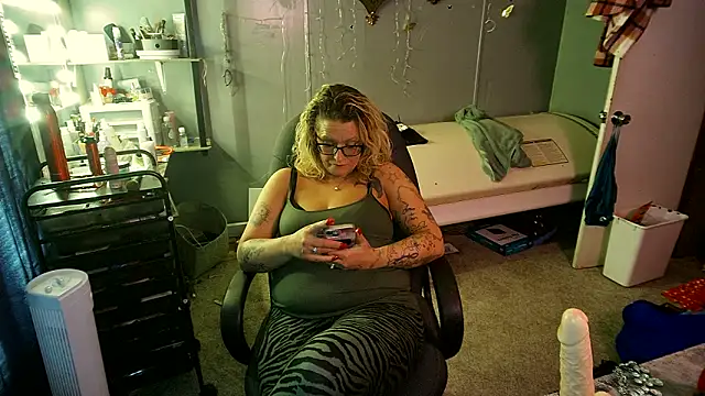 Snapshot of Lisalovely6981 chatting on 21, 2, 2025 Lisalovely6981 online show from 21, 2, 2025