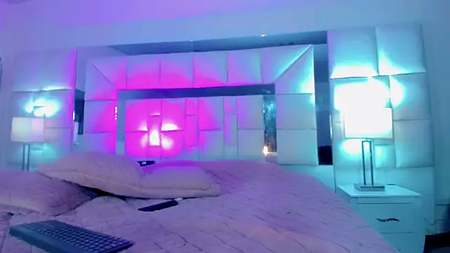 naomy  xx online show from 17, 3, 2025