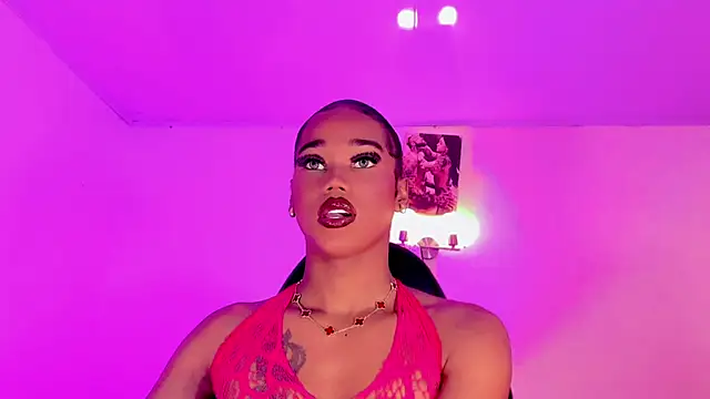 naomy  xx online show from 18, 11, 2025