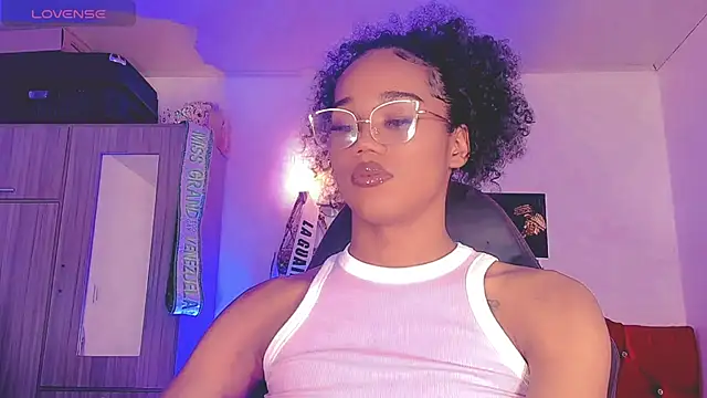 Snapshot of naomy__xx chatting on 21, 7, 2026 naomy xx online show from 21, 7, 2026