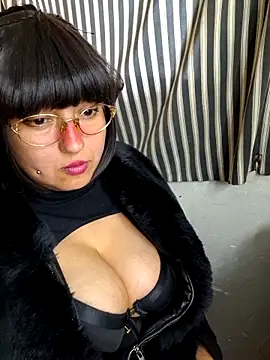 Derry Cooper online show from 3, 3, 2026