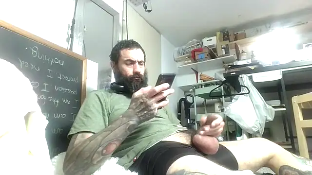 Snapshot of AceSpinning_DJ chatting on 14, 10, 2025 AceSpinning DJ online show from 14, 10, 2025