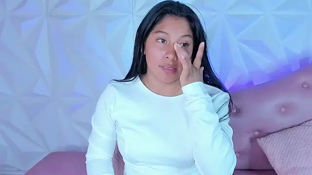 LinnaGardenia online show from 2, 12, 2024