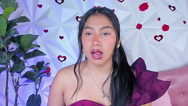 LinnaGardenia online show from 15, 3, 2025