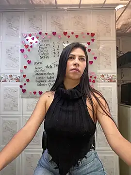 Snapshot of Alanna_atm_ chatting on 27, 1, 2025 Alanna atm  online show from 27, 1, 2025