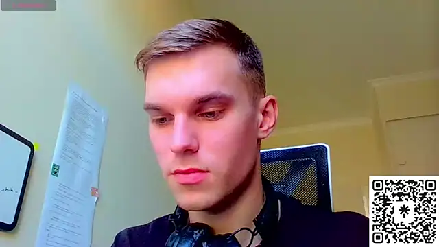 Snapshot of bluegaze6 chatting on 9, 10, 2025 bluegaze6 online show from 9, 10, 2025