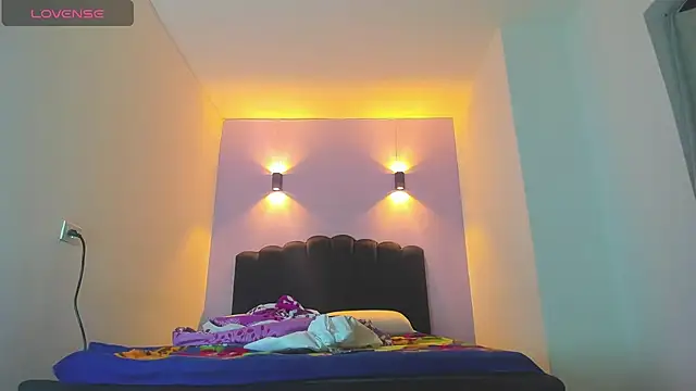 Sofia Clauss  online show from 16, 9, 2025