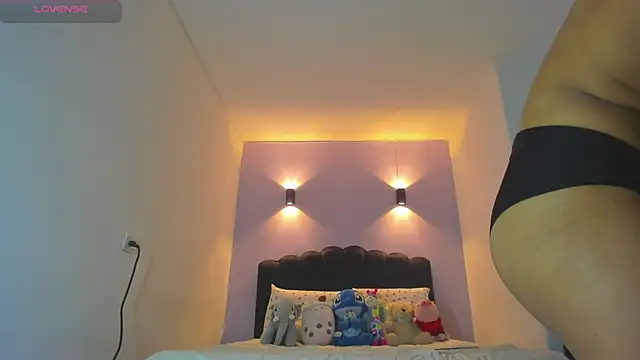 Sofia Clauss  online show from 4, 3, 2026